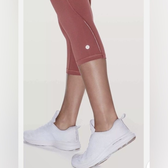 Lululemon Quick Feet 19” Crop Leggings Size 4 - Picture 3 of 10